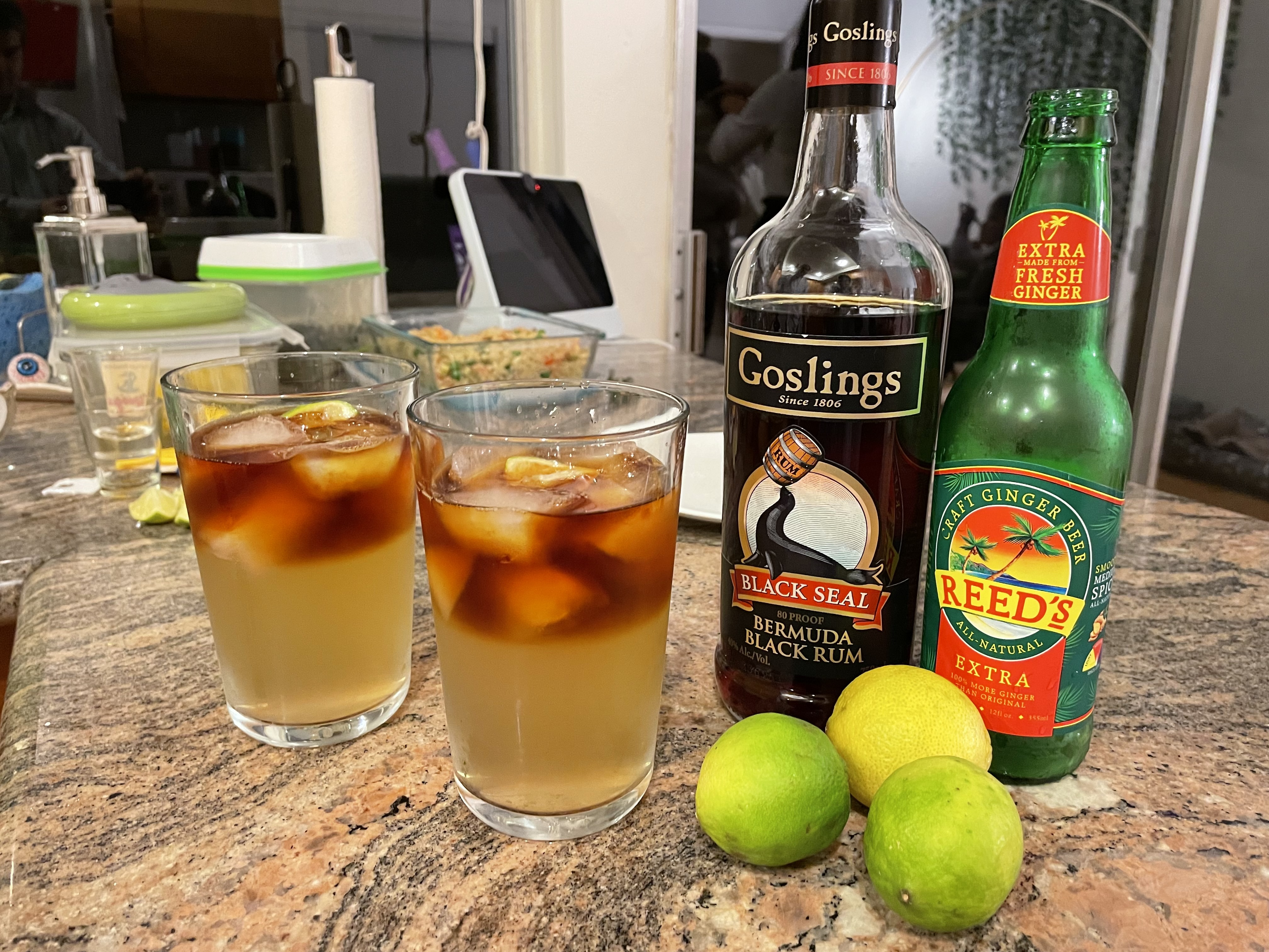 Dark 'n' Stormy cocktail