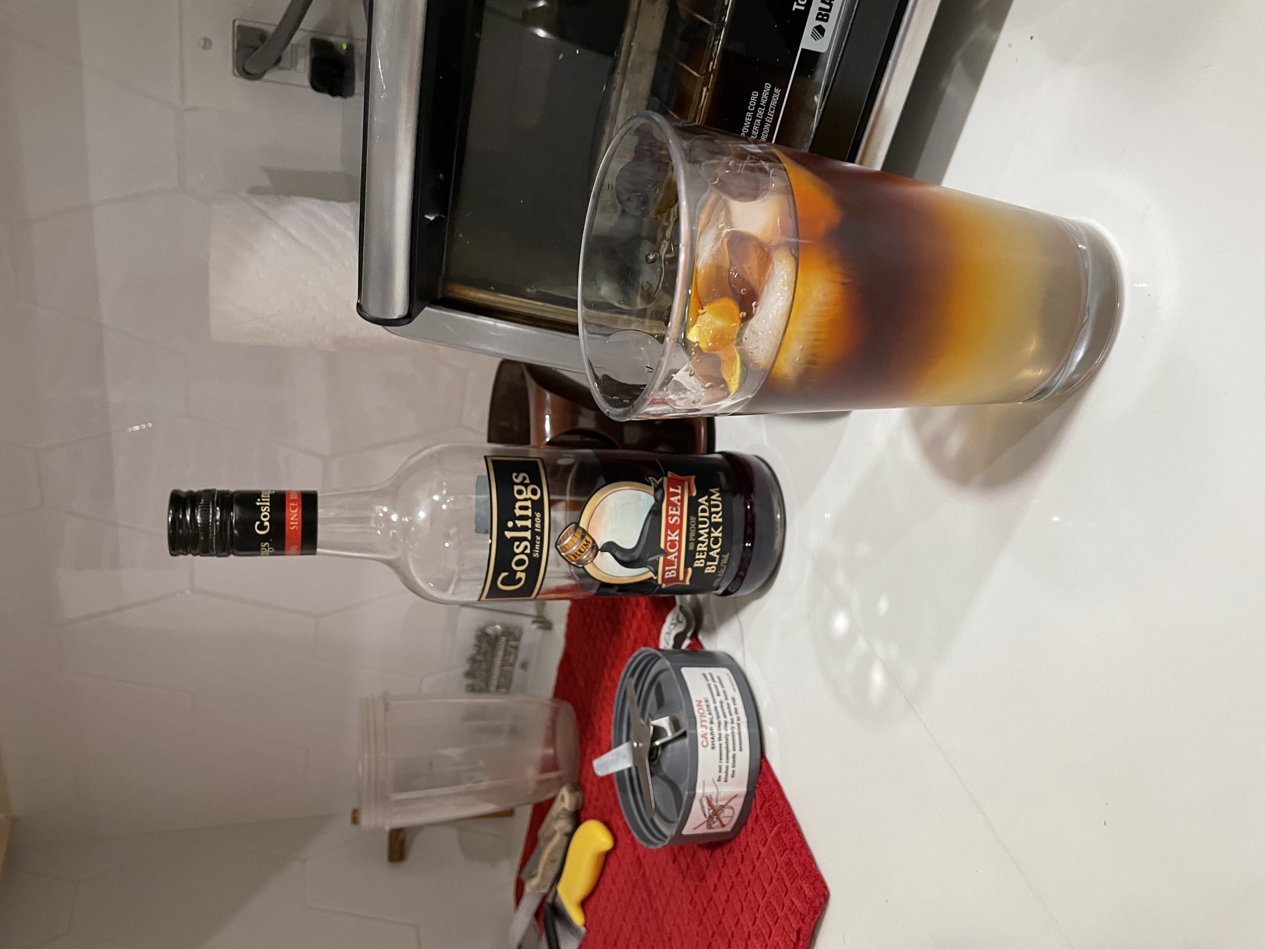 Dark 'n' Stormy cocktail
